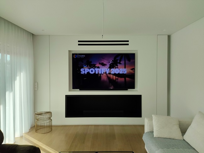 Εγκατάσταση τηλεόρασης LG OLED 83' σε γυψοσανίδα